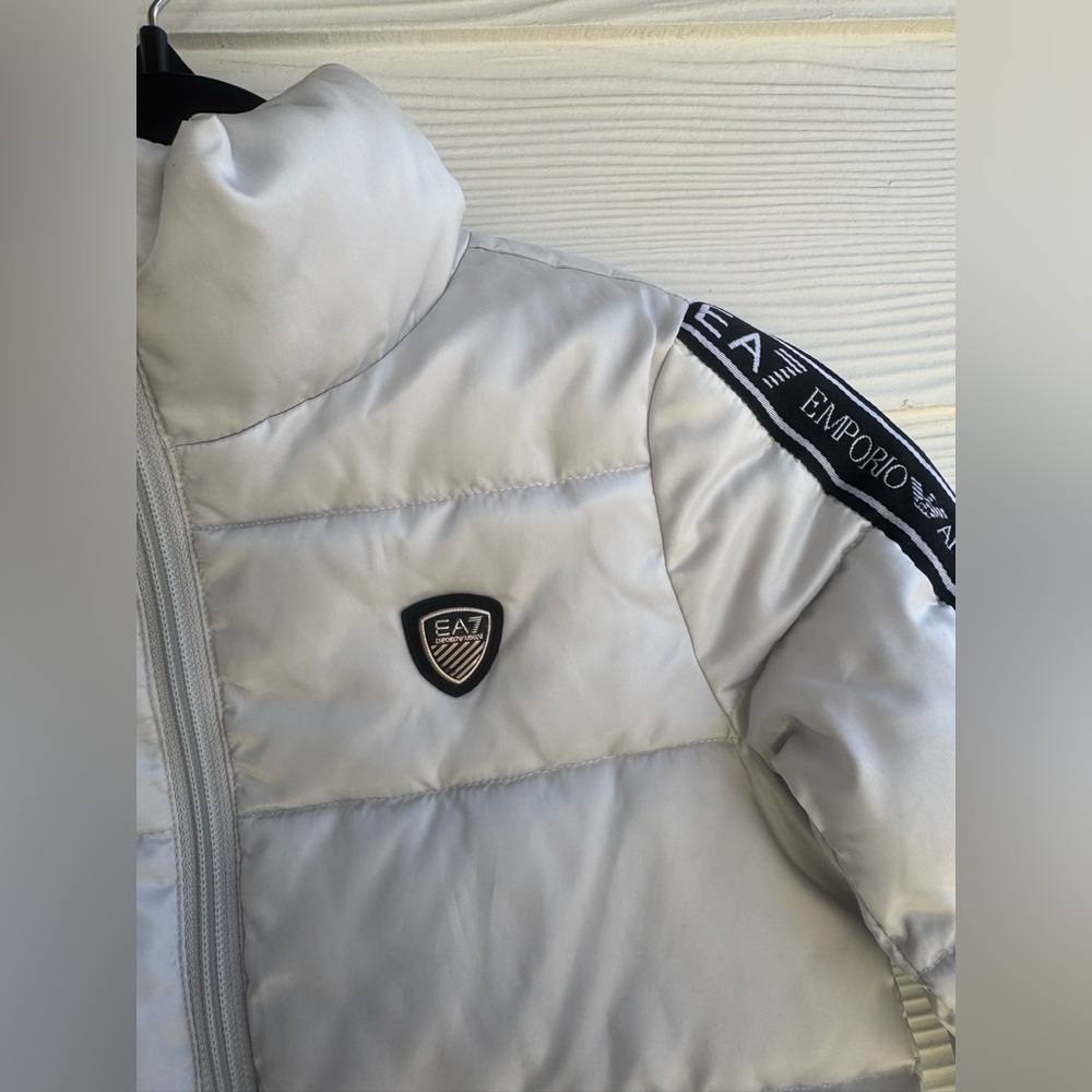 Emporio Armani girls 8A white/ Black Stripes puffer coat Girls - Picture 7 of 13